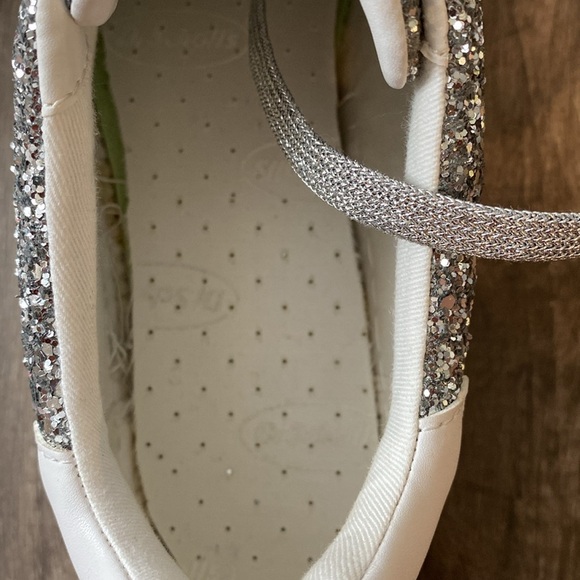 Kate Spade New York
Glitter Colorblock Pattern Sneakers
Women's Size:9 - Picture 7 of 7